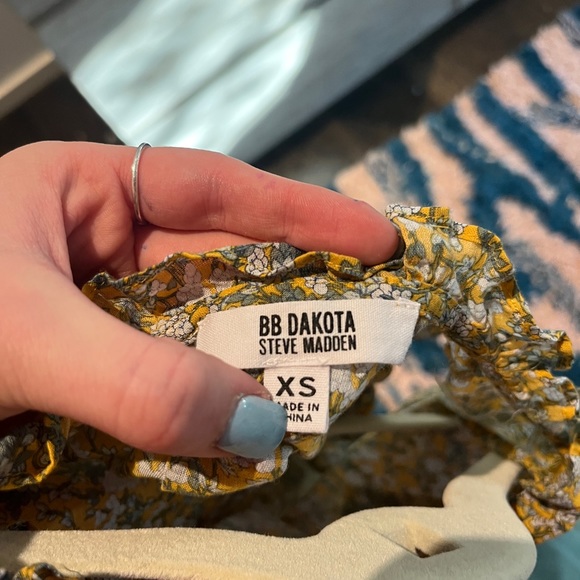 Steve Madden flutter and flirt top size xs - Picture 6 of 6